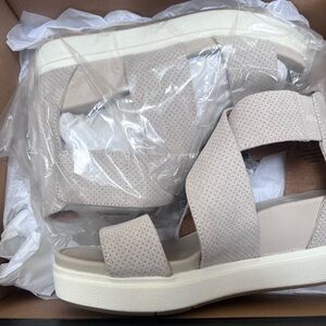 Dr. Scholl's Sheena Sandals in Oyster